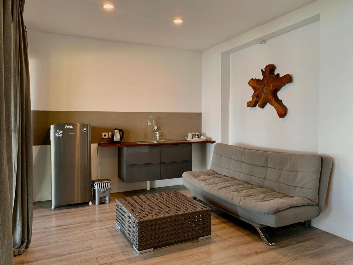 Castaway Surf Retreat 1 호텔 Sekongkang 외부 사진